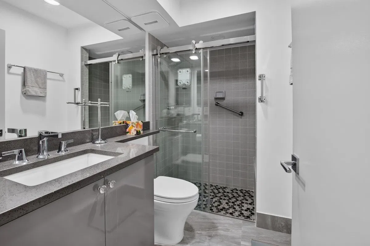 Residence photo 25