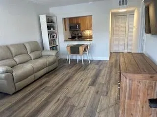 Residence photo 4