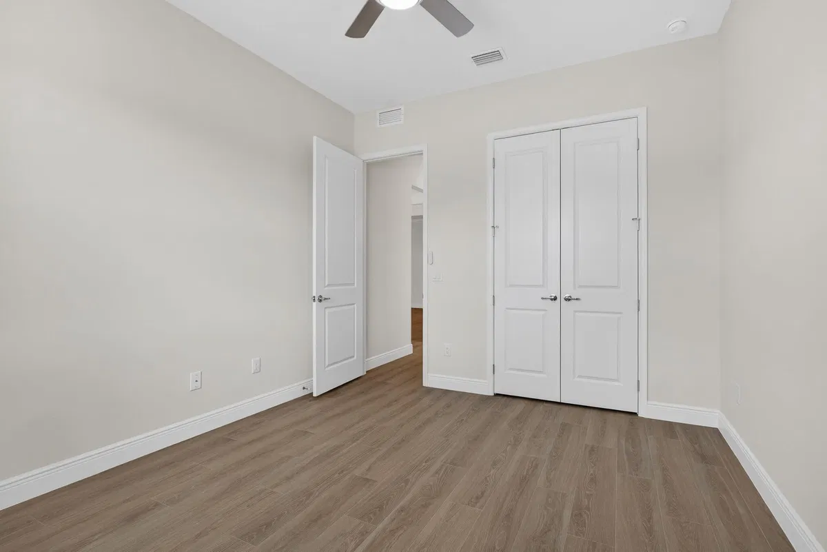Residence photo 16