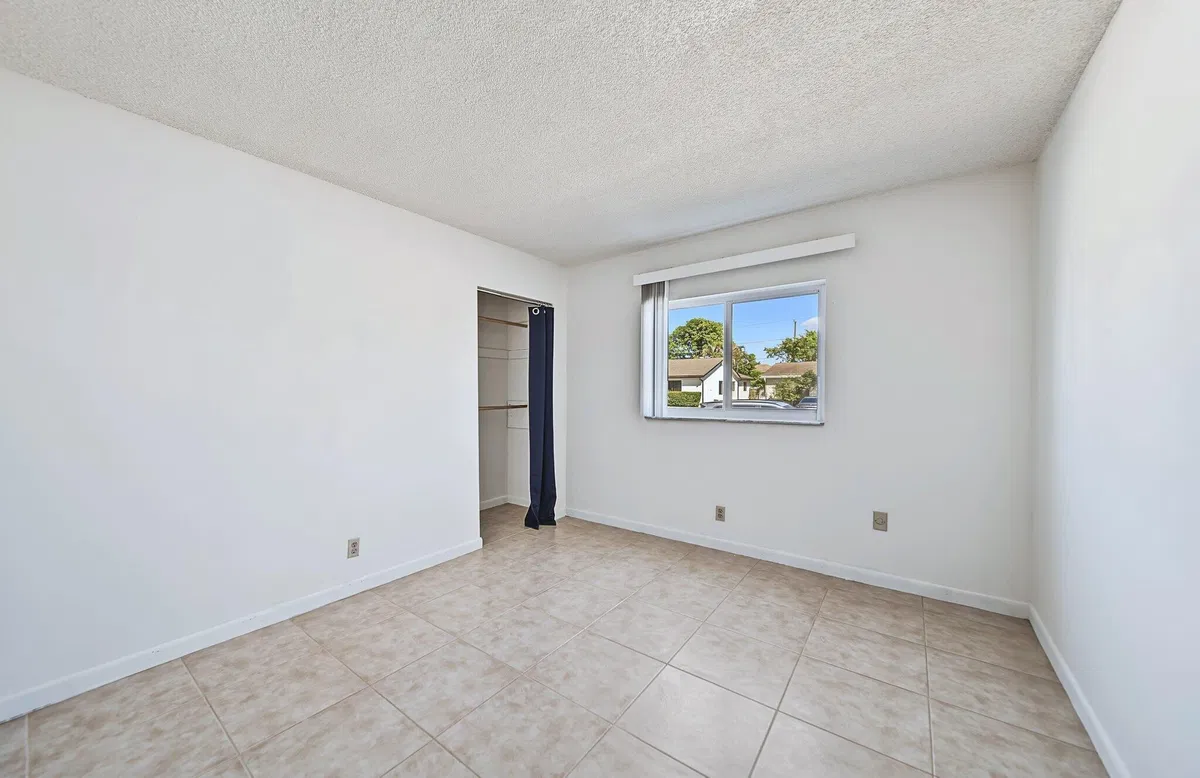 Residence photo 25