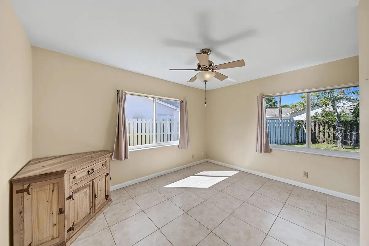 Residence photo 31