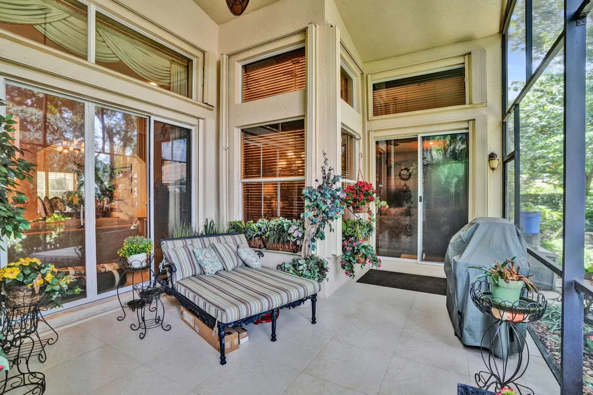 Residence photo 22