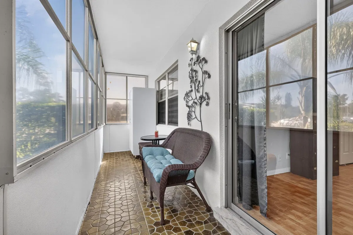 Unit 324 photo 31