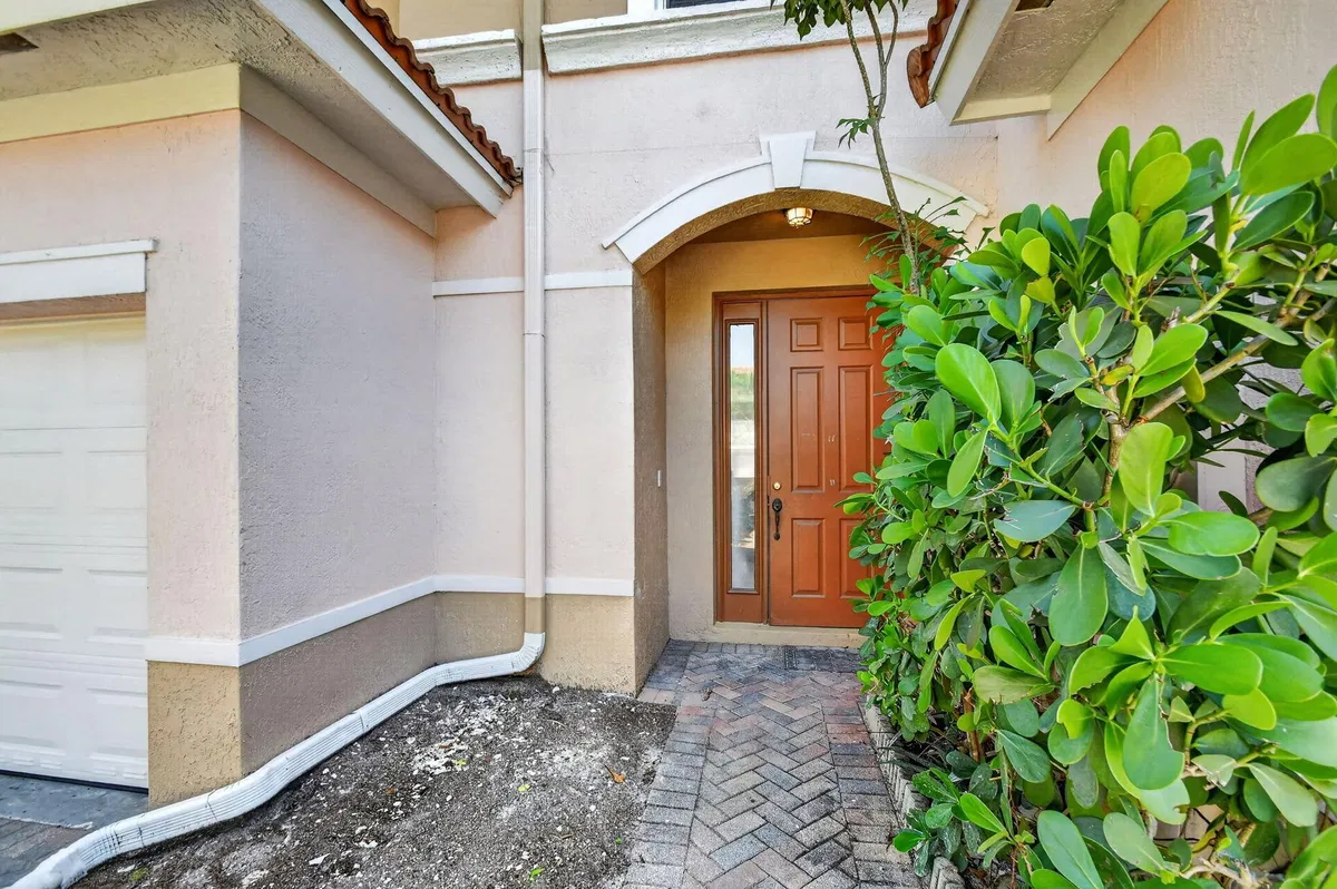 Residence photo 4