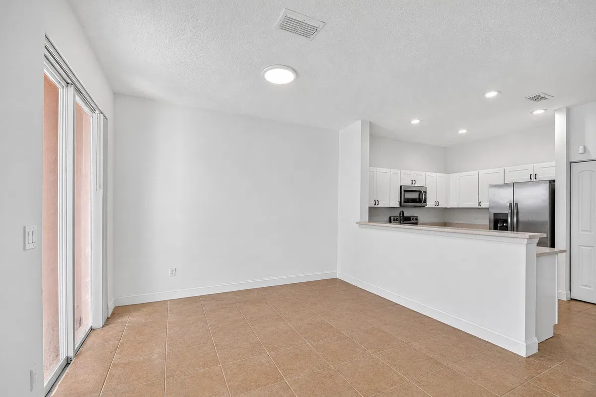 Residence photo 16