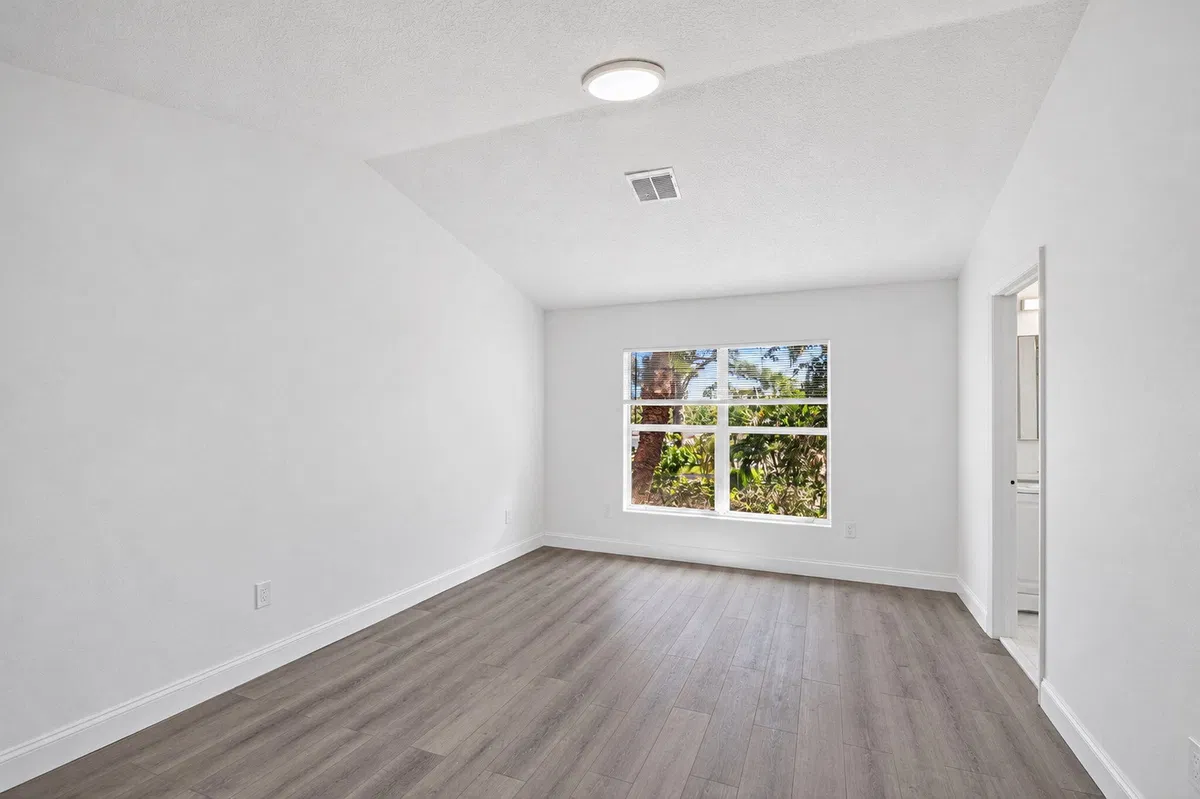 Residence photo 19