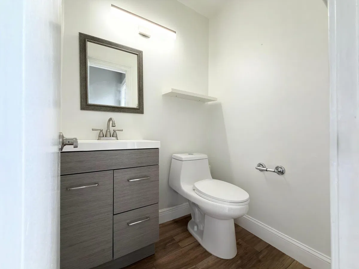 Unit C photo 10