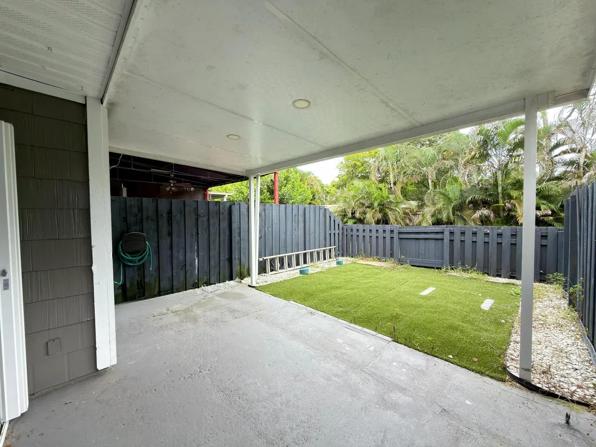 Unit C photo 25