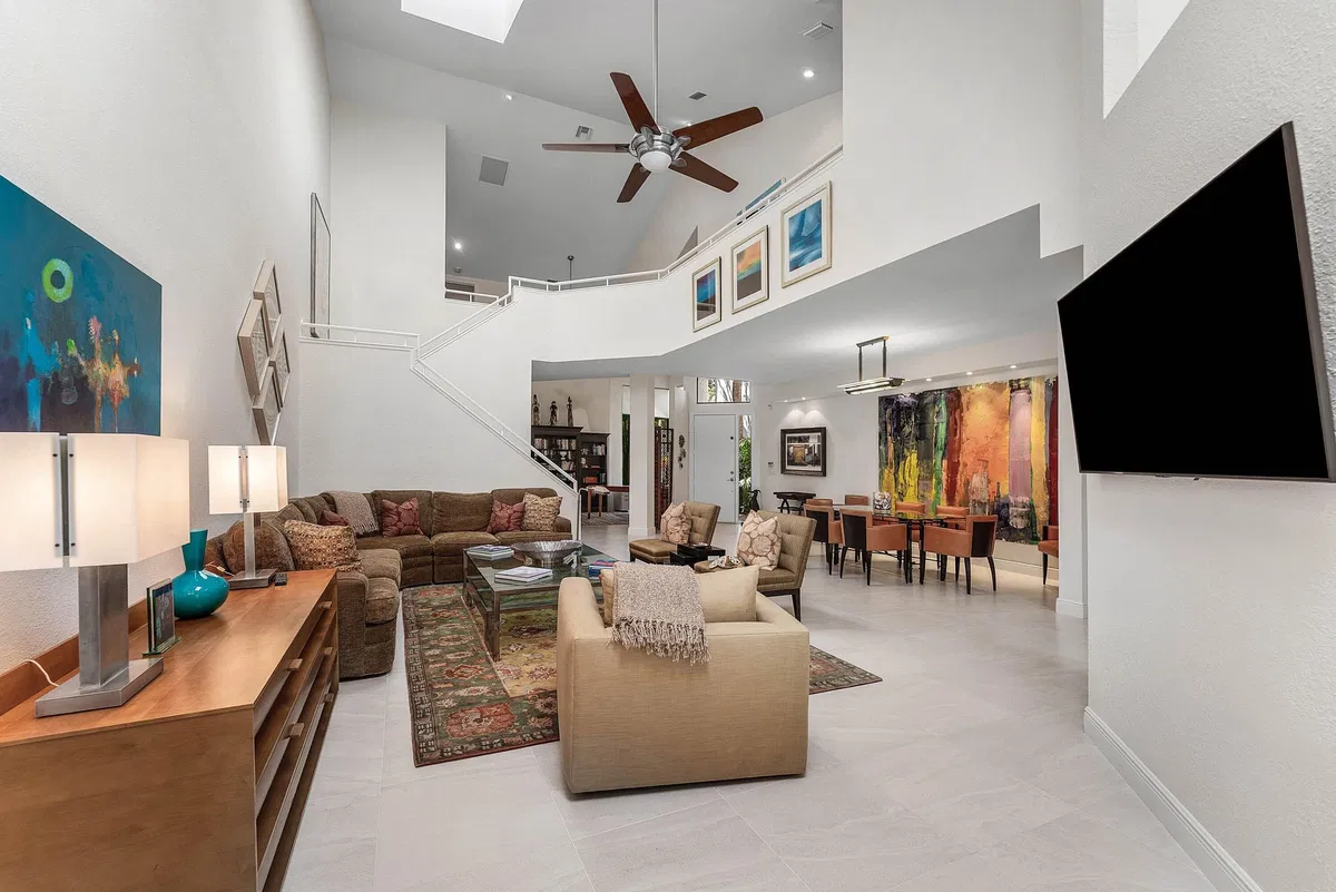 Windsor Way Residence photo 10