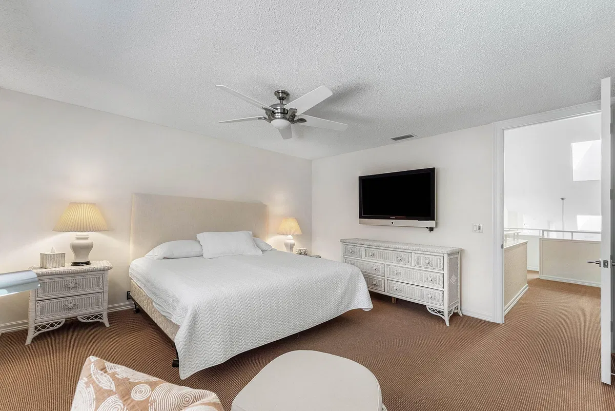 Windsor Way Residence photo 28