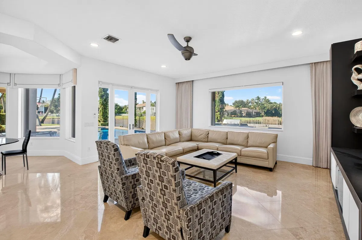 Saturnia Isles Residence photo 31