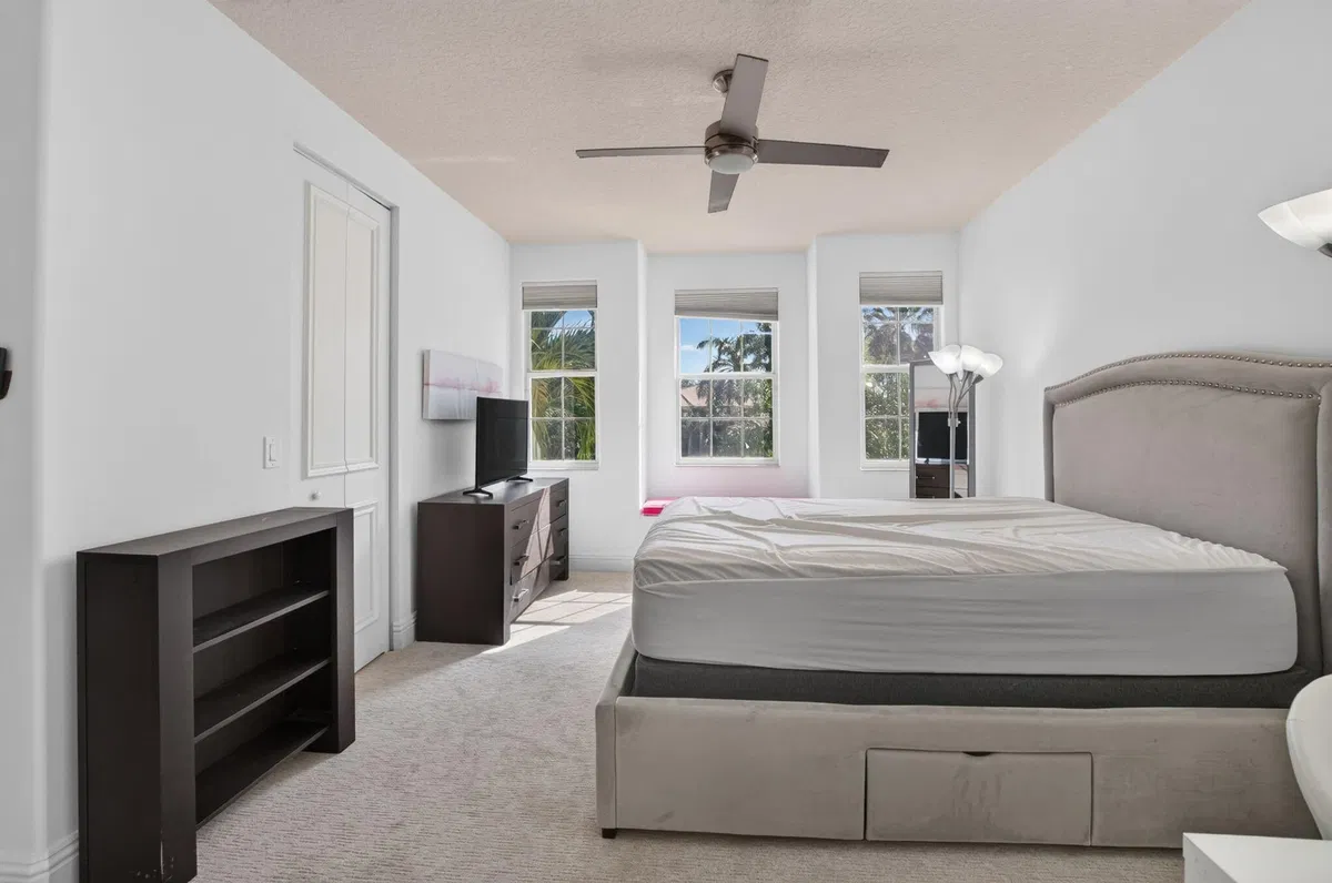 Saturnia Isles Residence photo 61