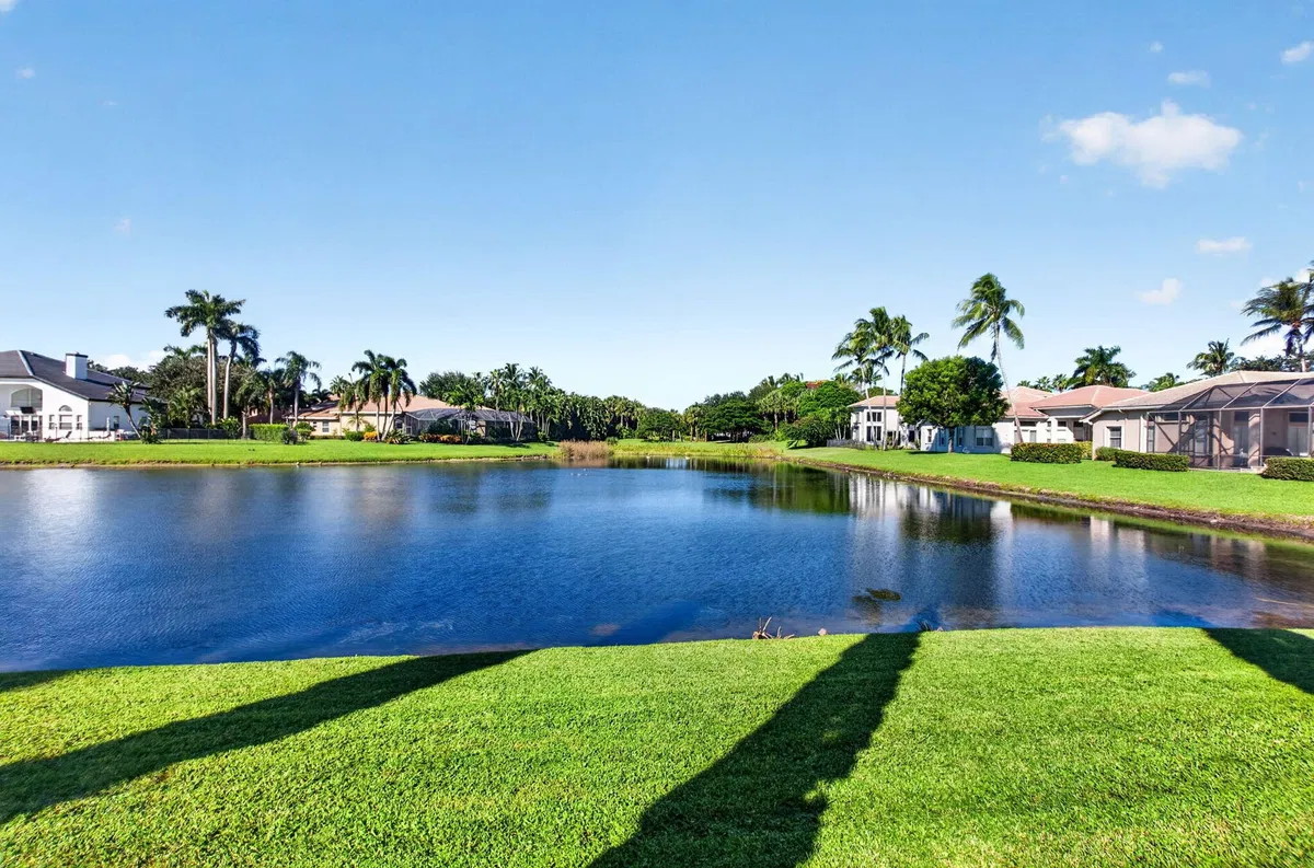 Saturnia Isles Residence photo 85