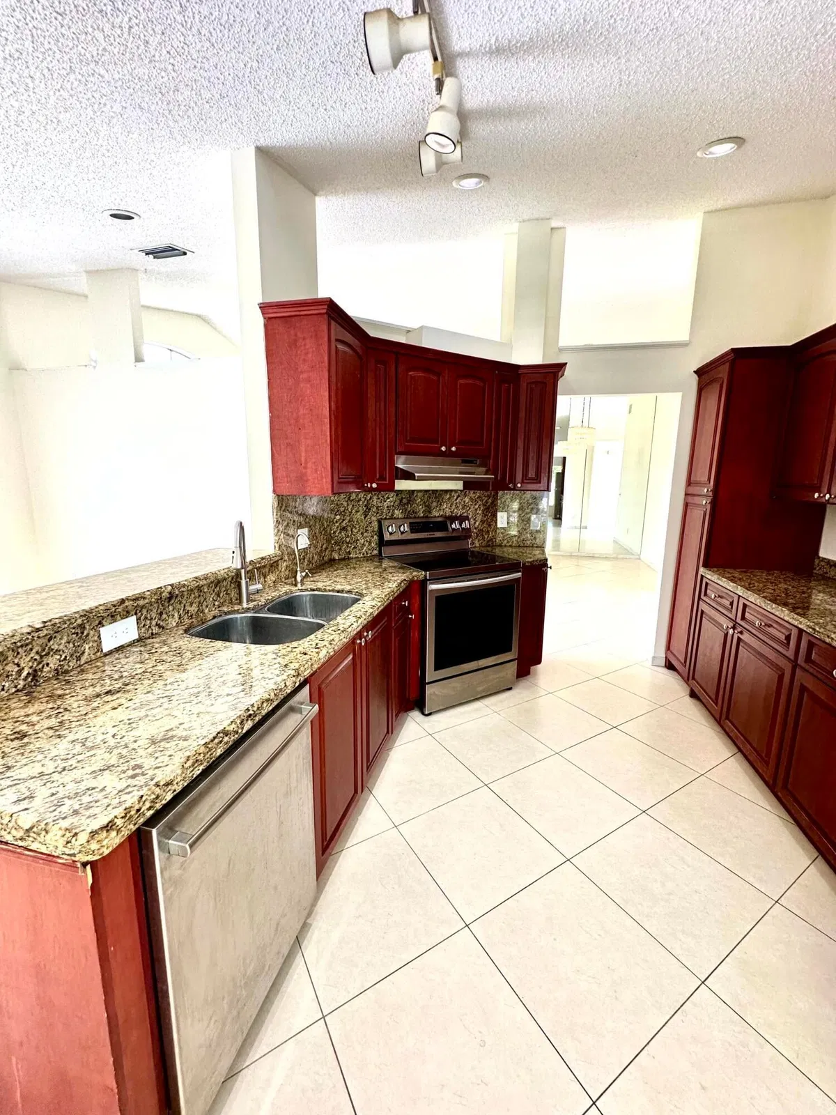 Residence photo 4