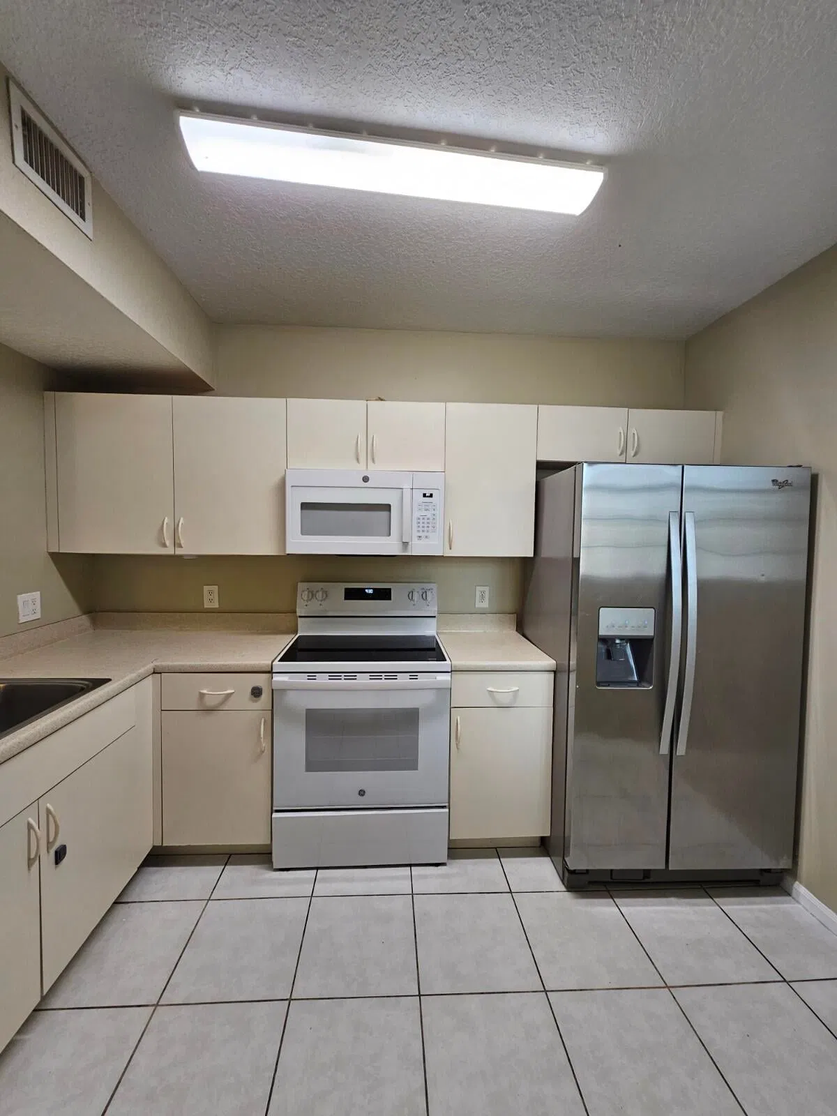 Unit 311 photo 4
