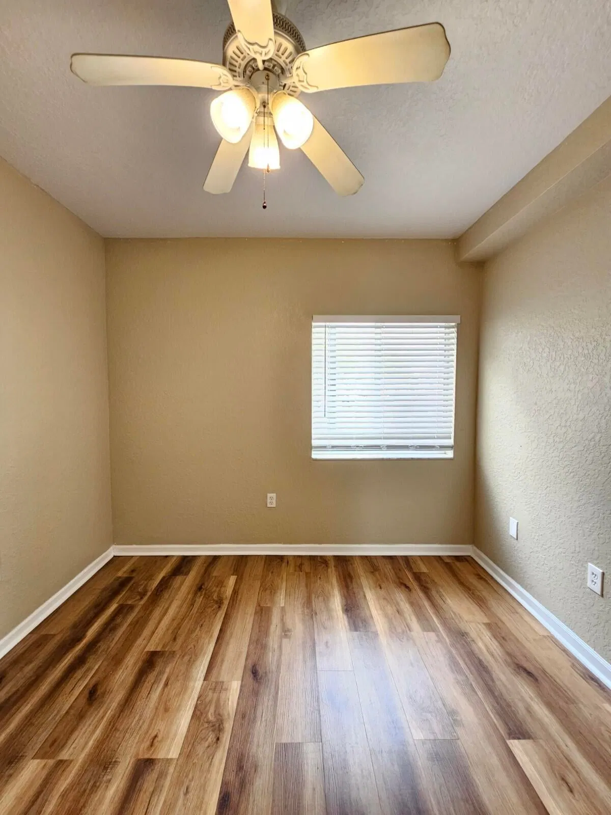 Unit 311 photo 7