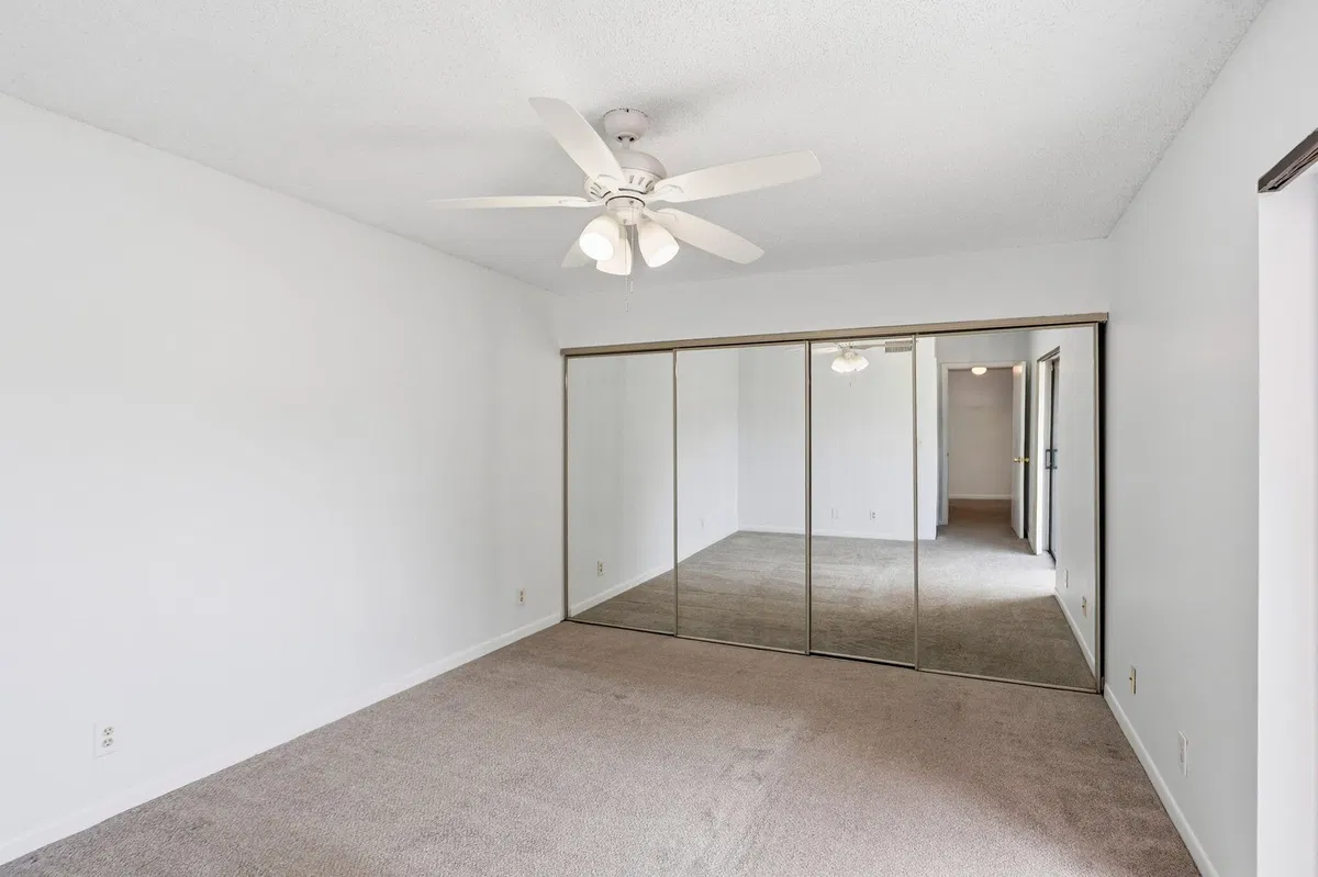 Unit C photo 16