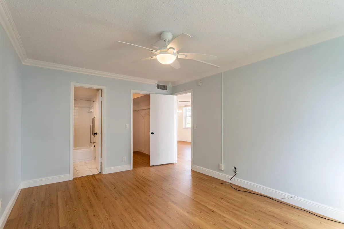 Unit 301 photo 25