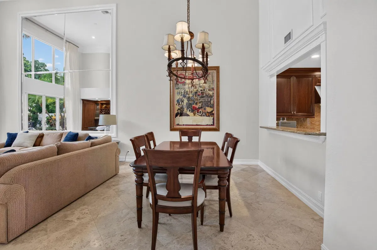 Residence photo 19