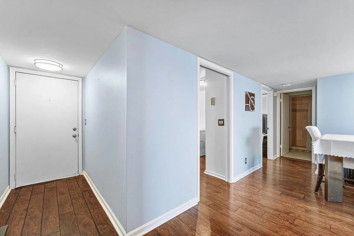 Unit 502 photo 7