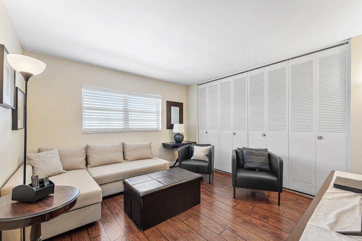 Unit 502 photo 22