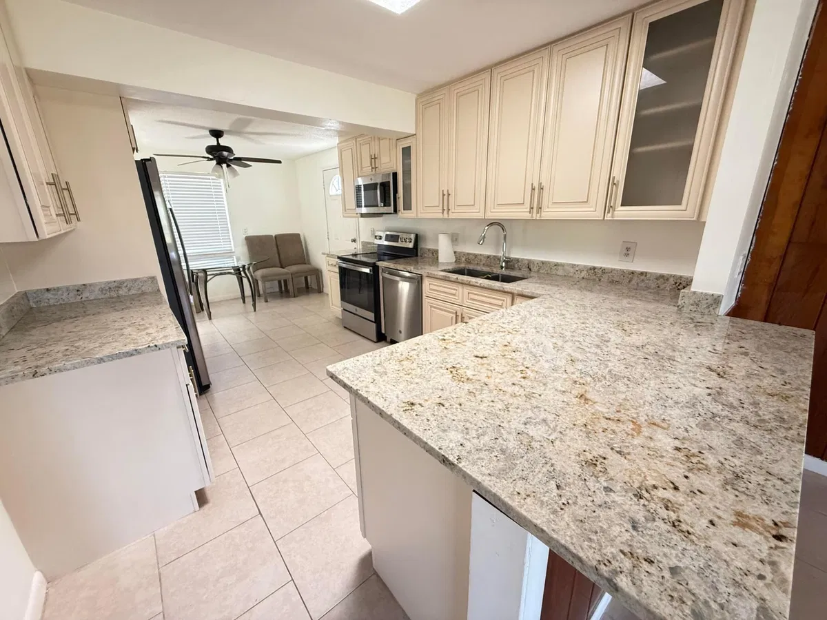 Residence photo 4