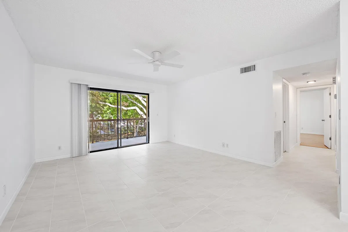 Residence photo 4
