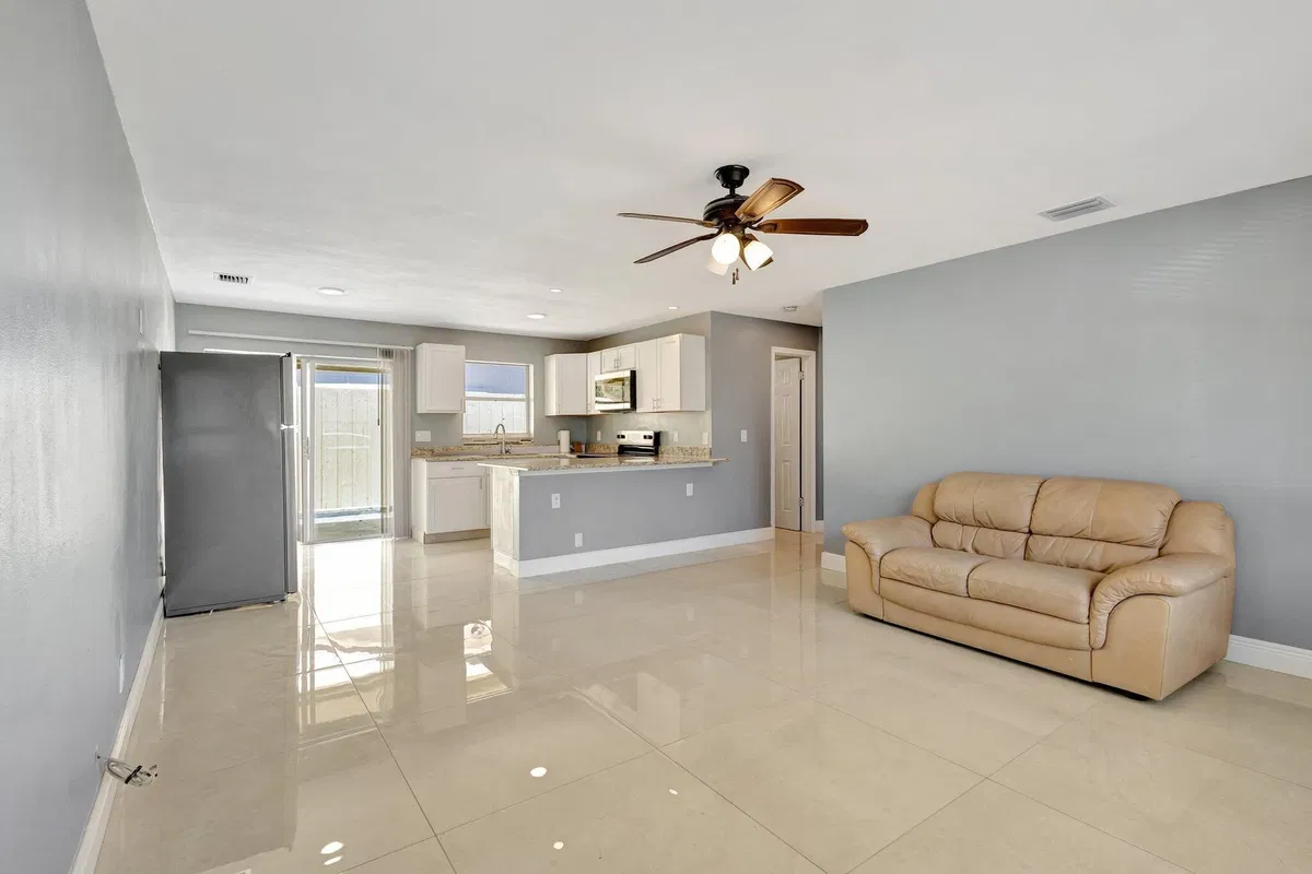 Residence photo 4