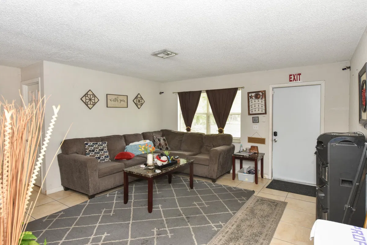 Residence photo 19