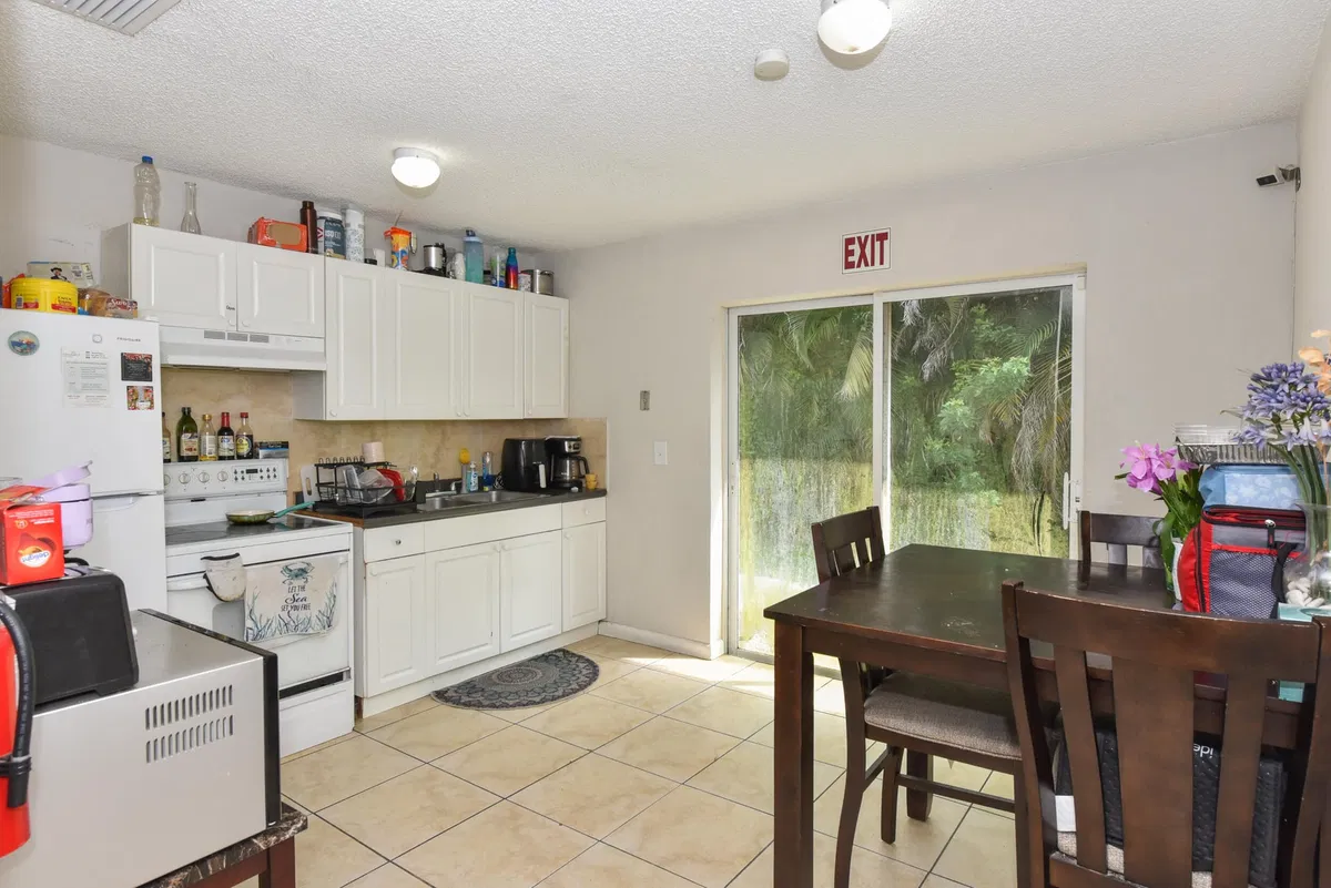 Residence photo 28