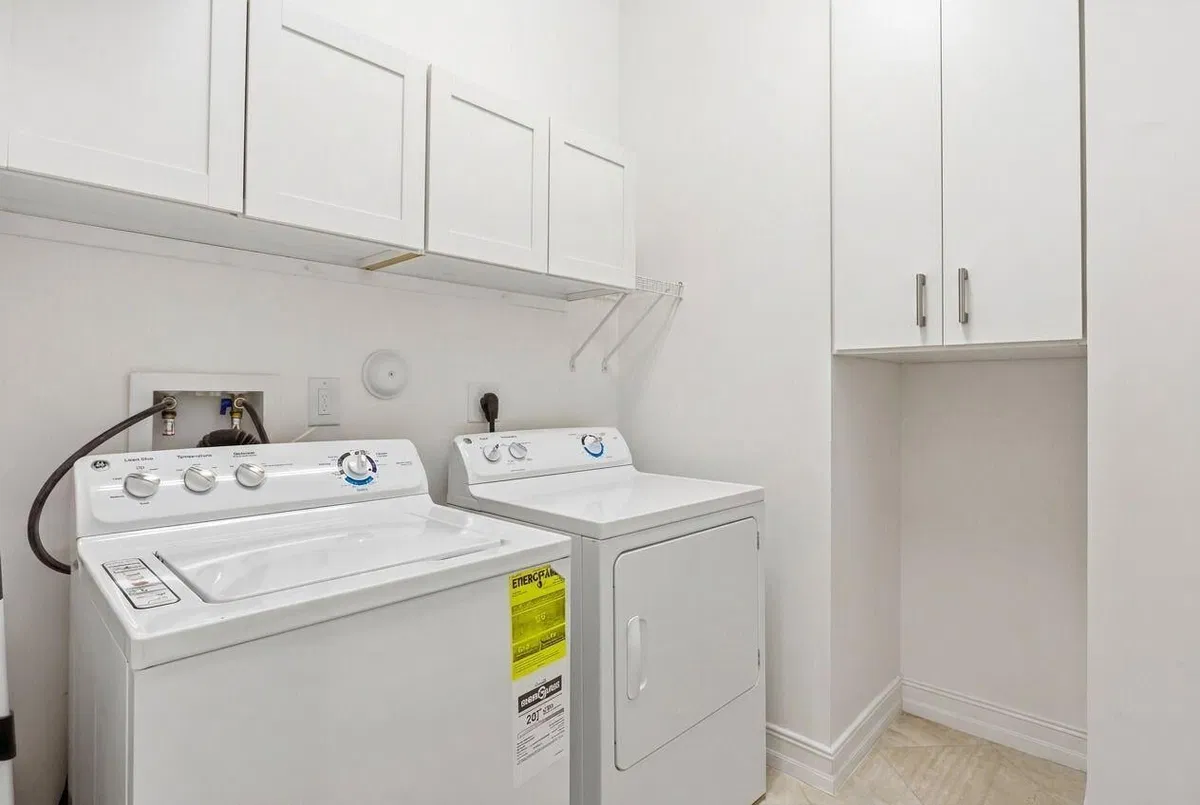 Residence photo 19
