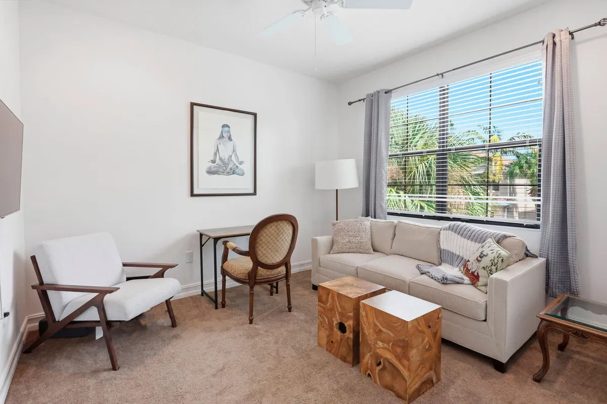 Residence photo 22