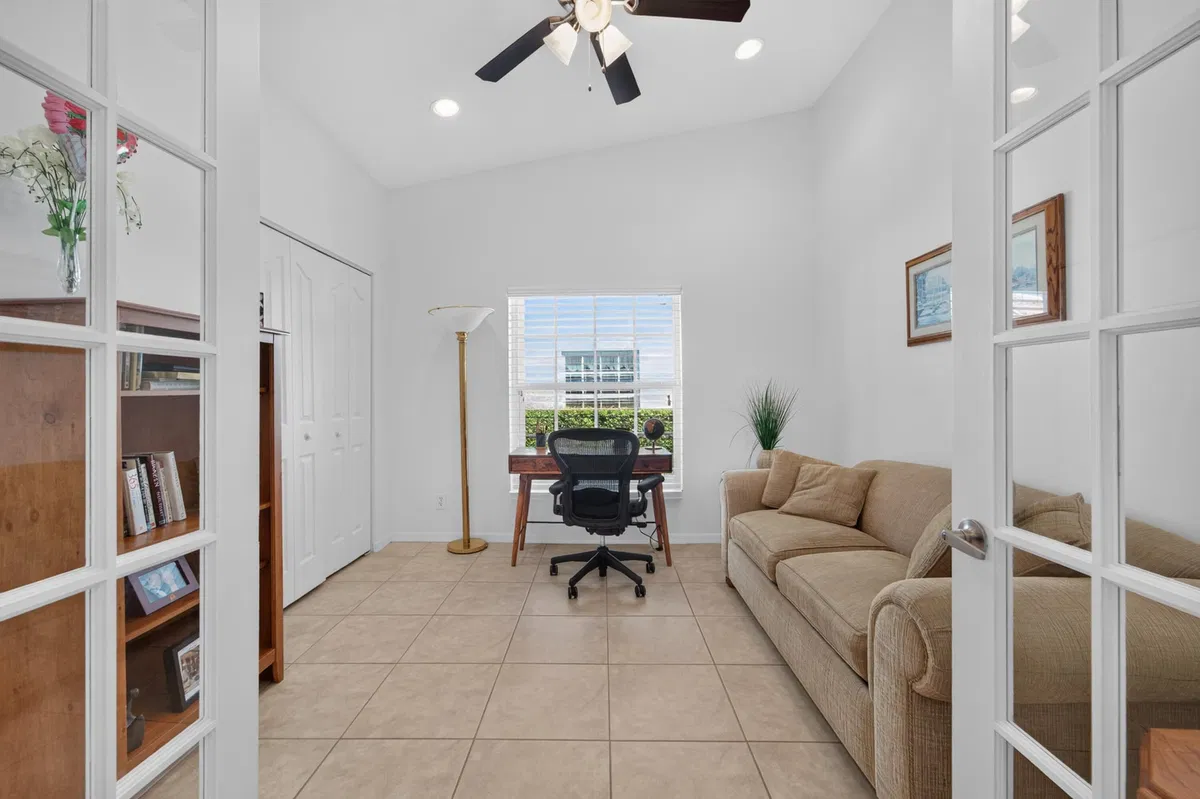 Residence photo 25