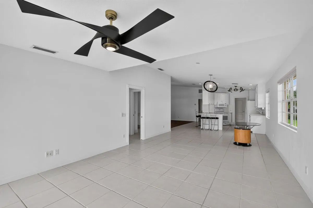 Residence photo 25