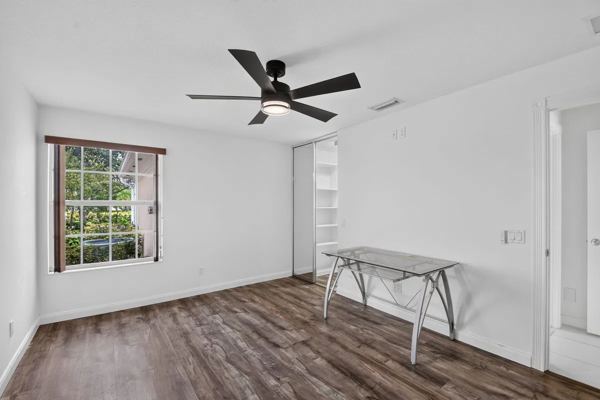 Residence photo 34