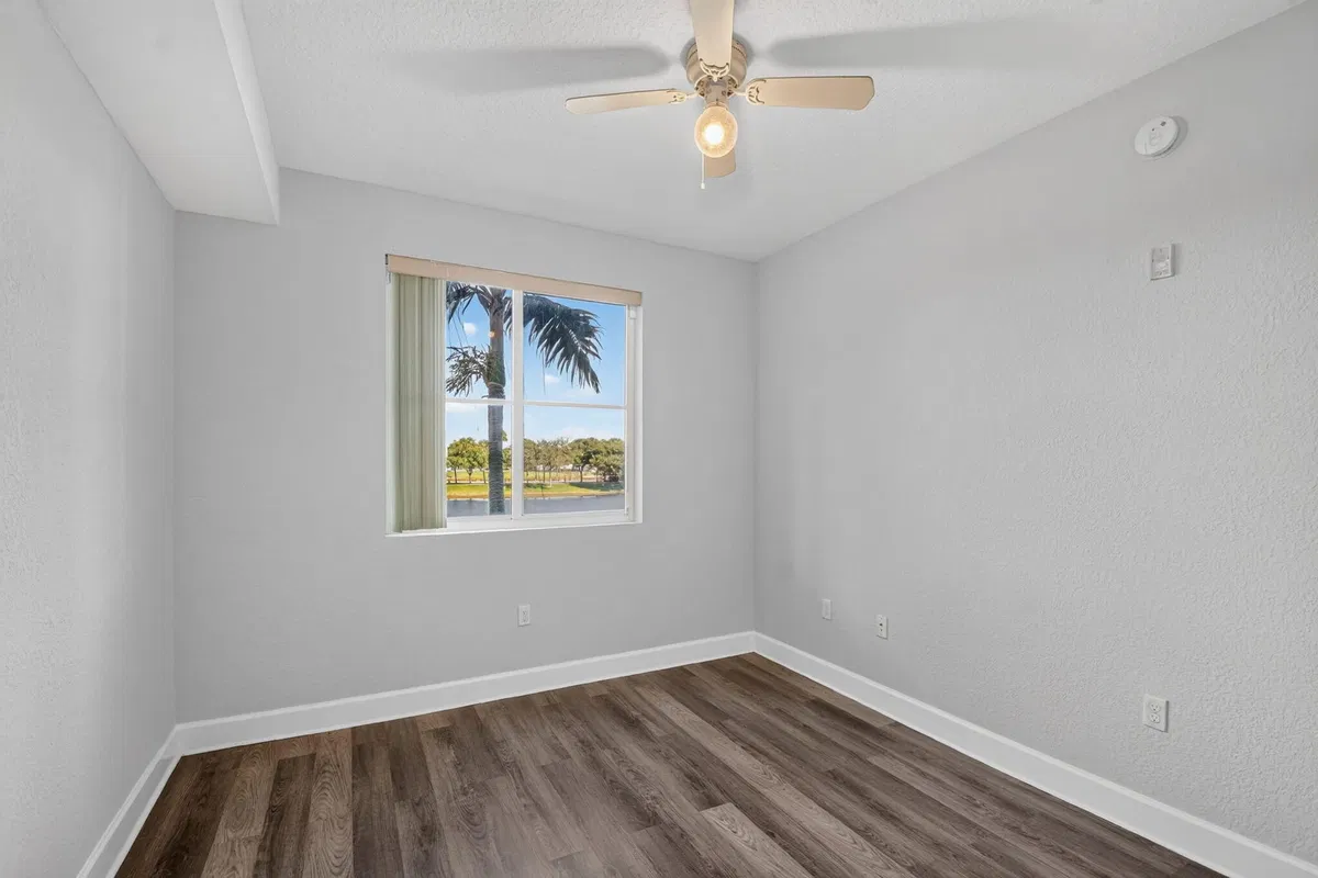 Unit 2208 photo 28