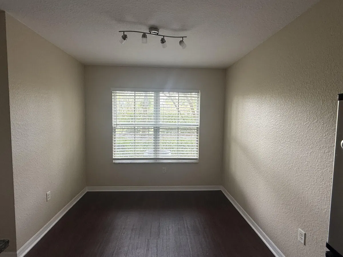 Unit 2102 photo 7