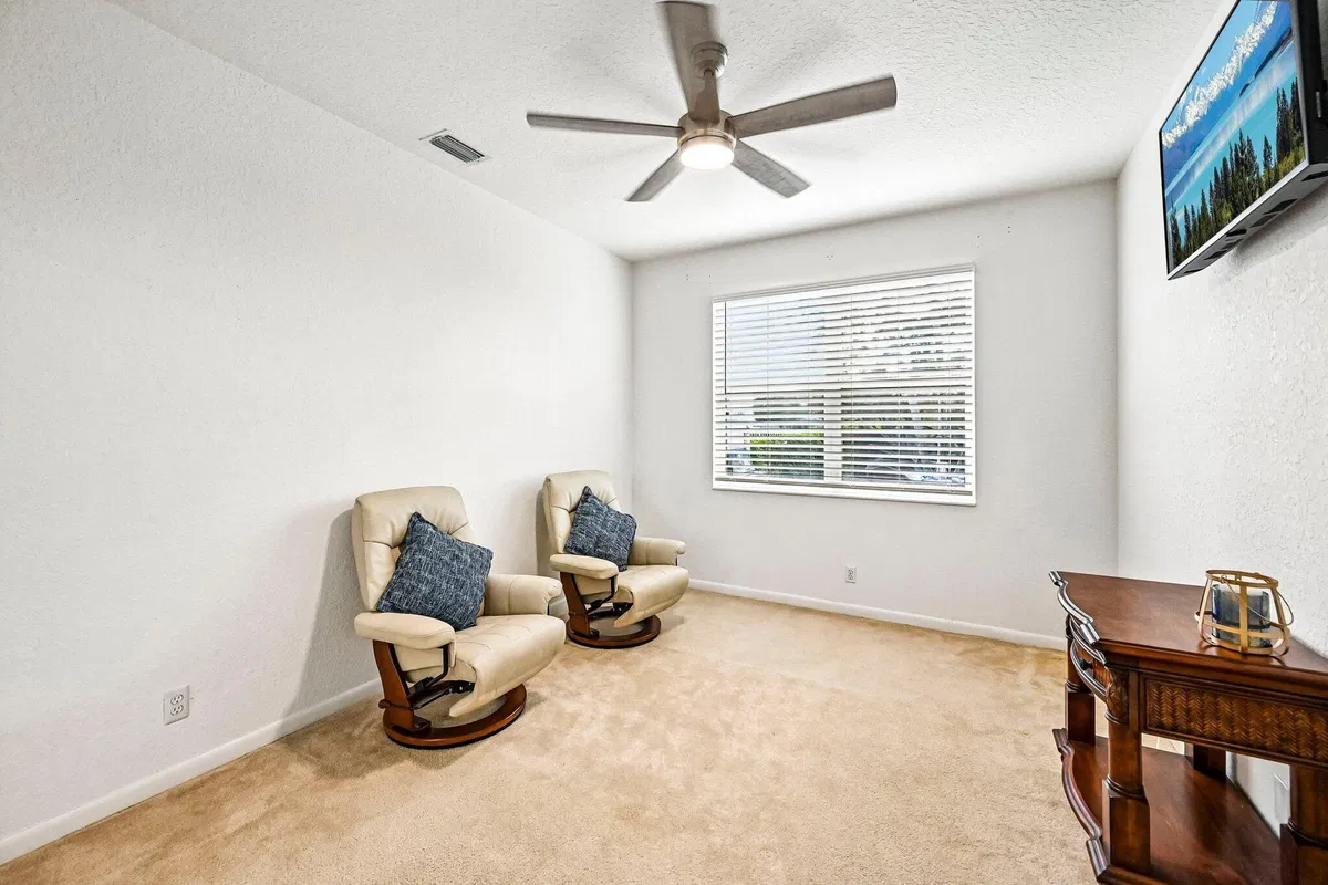Residence photo 19
