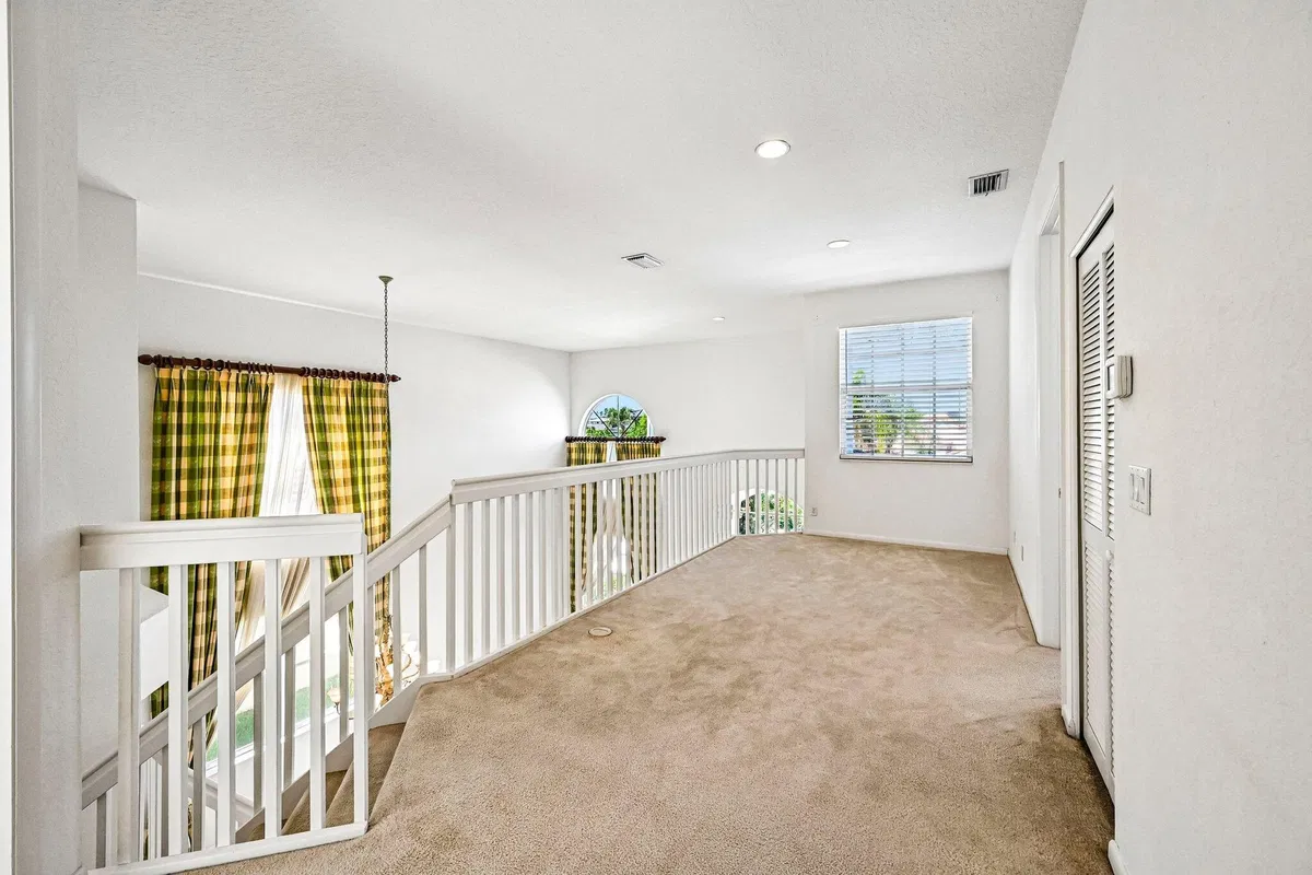 Residence photo 22