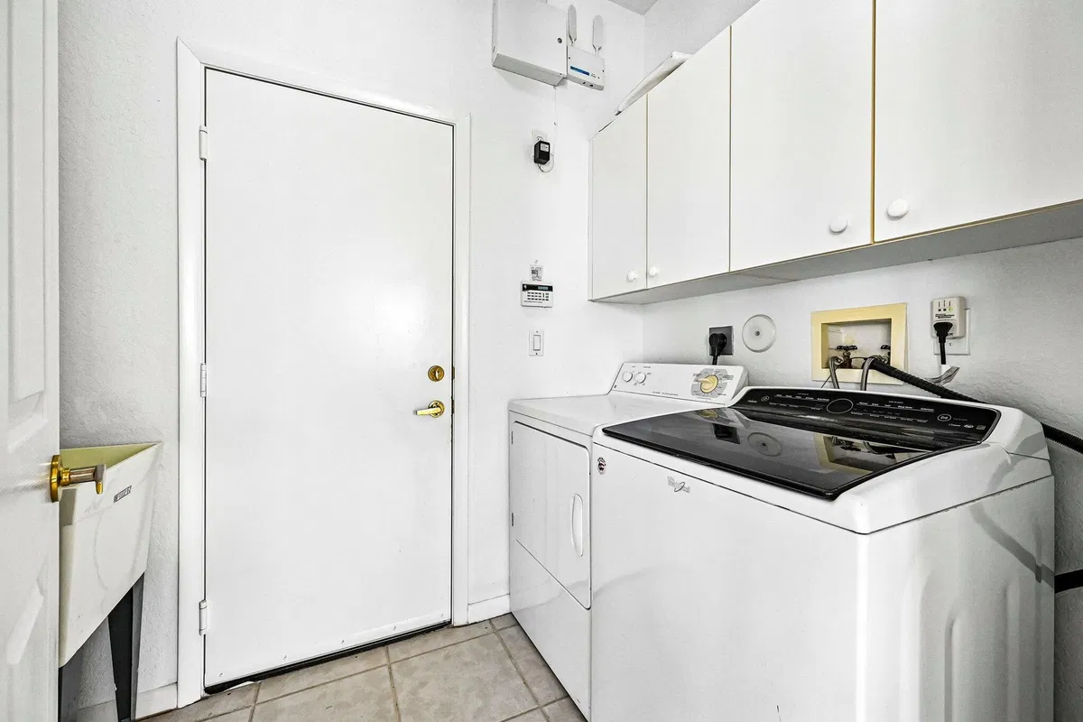 Residence photo 34