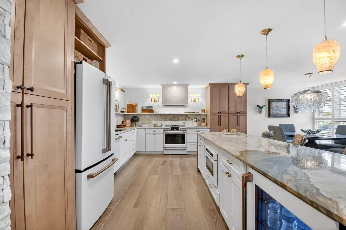 Unit 206 photo 13