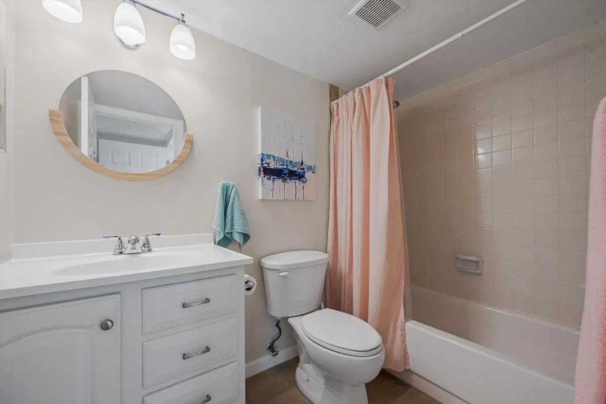 Unit 114 photo 19