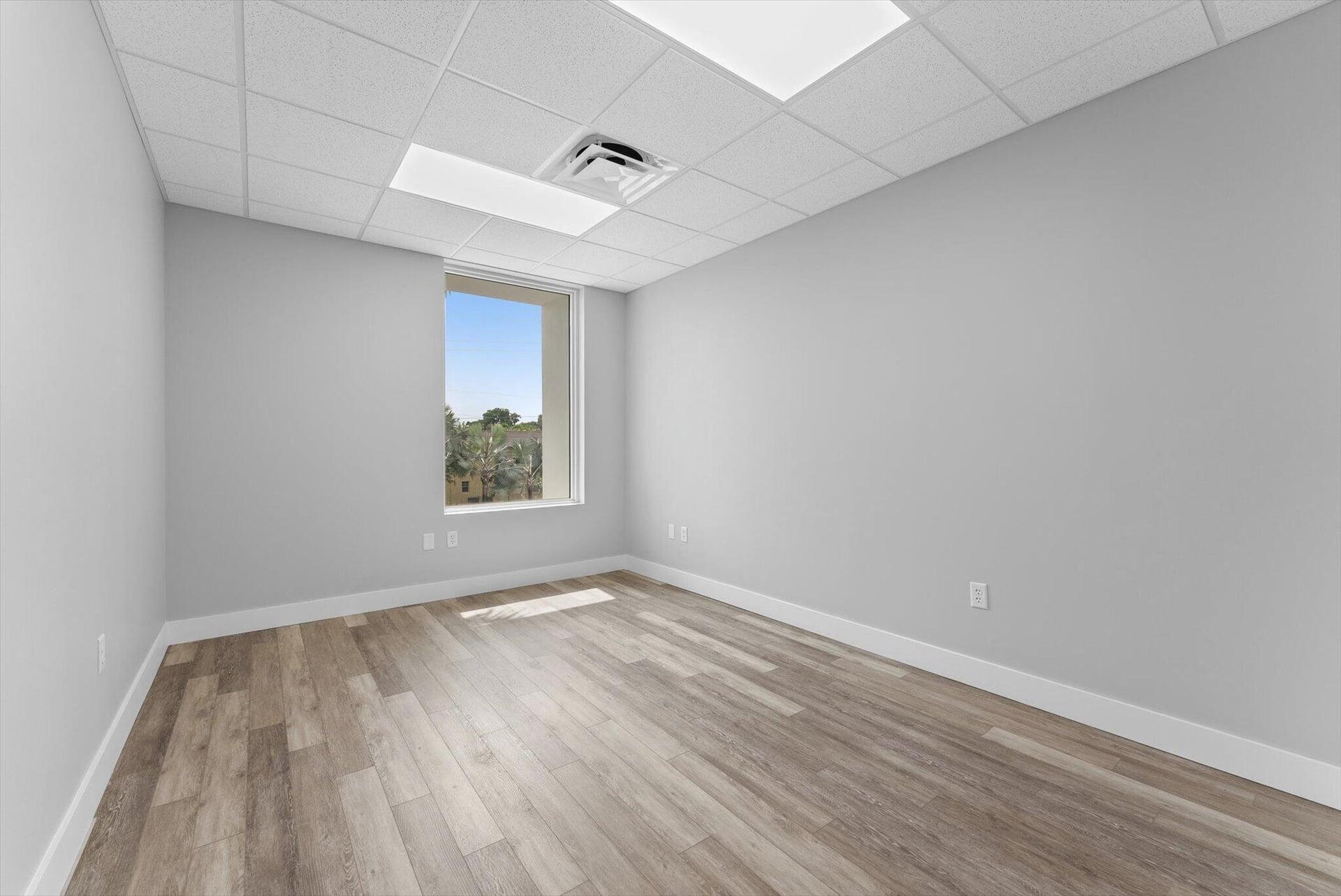 Unit 210 photo 7