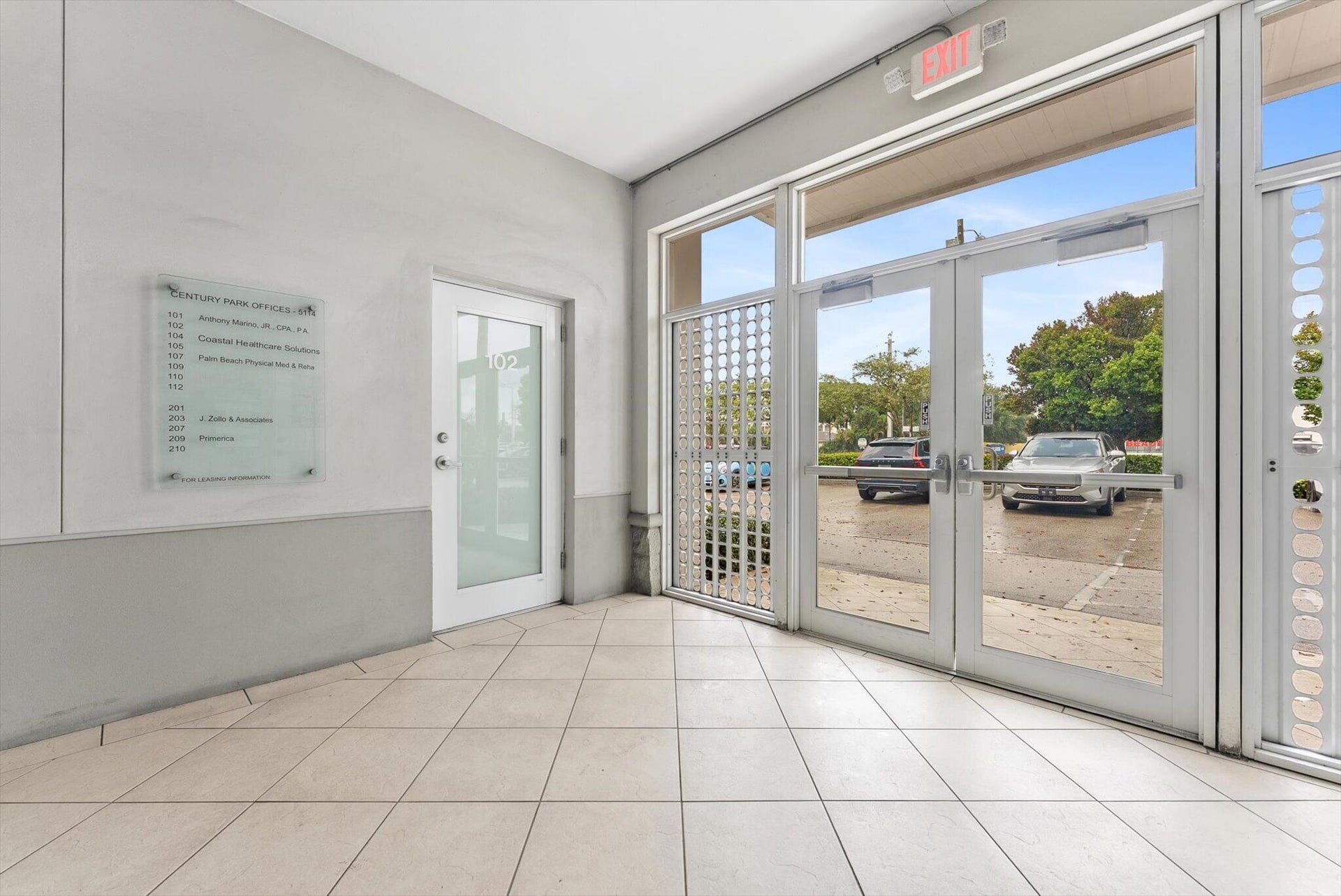Unit 210 photo 16