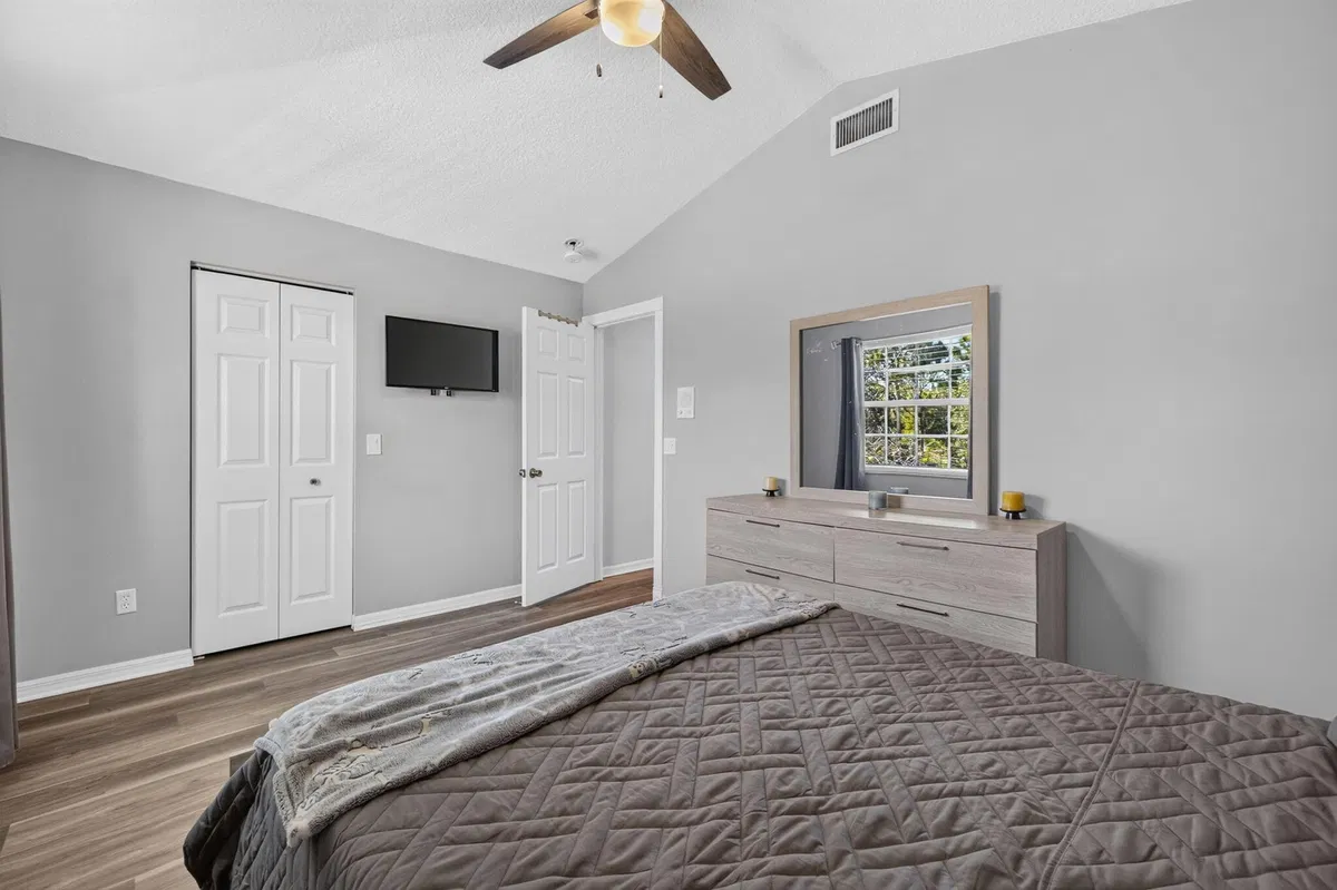 Residence photo 22