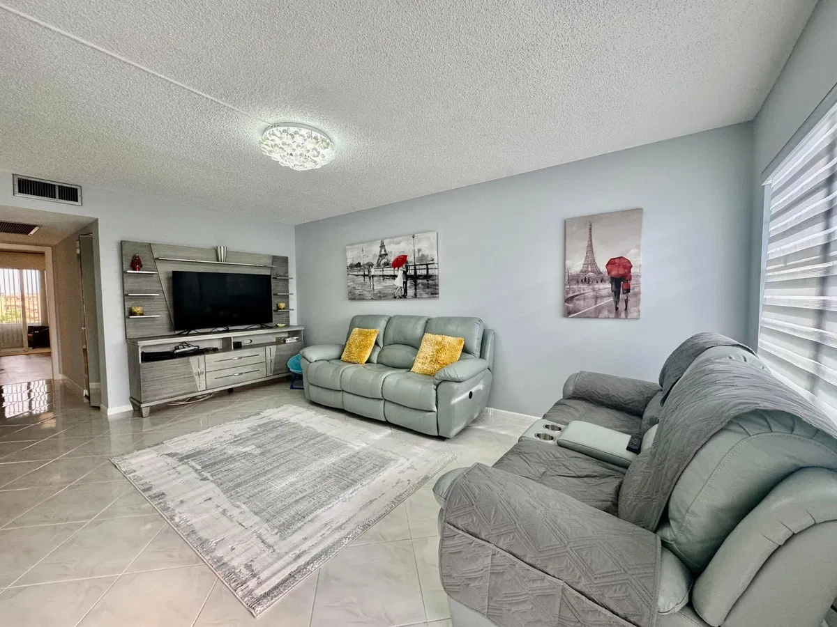 Unit 4031 photo 7
