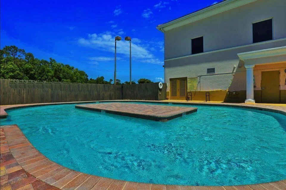  Residence photo 16