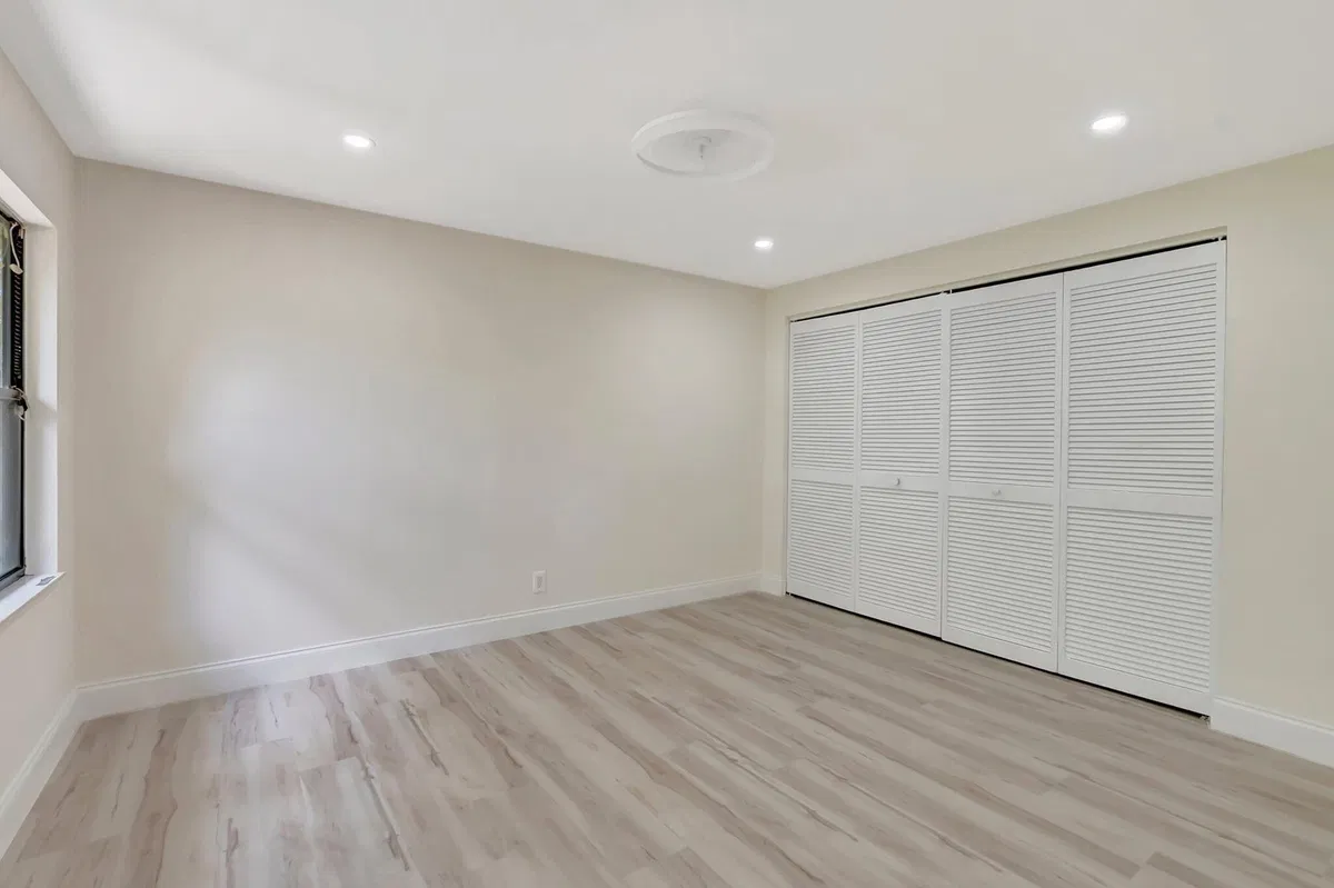 Residence photo 34