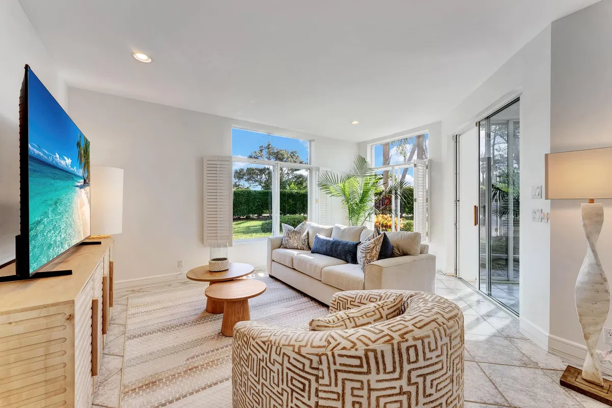 Admirals Cove Residence photo 4