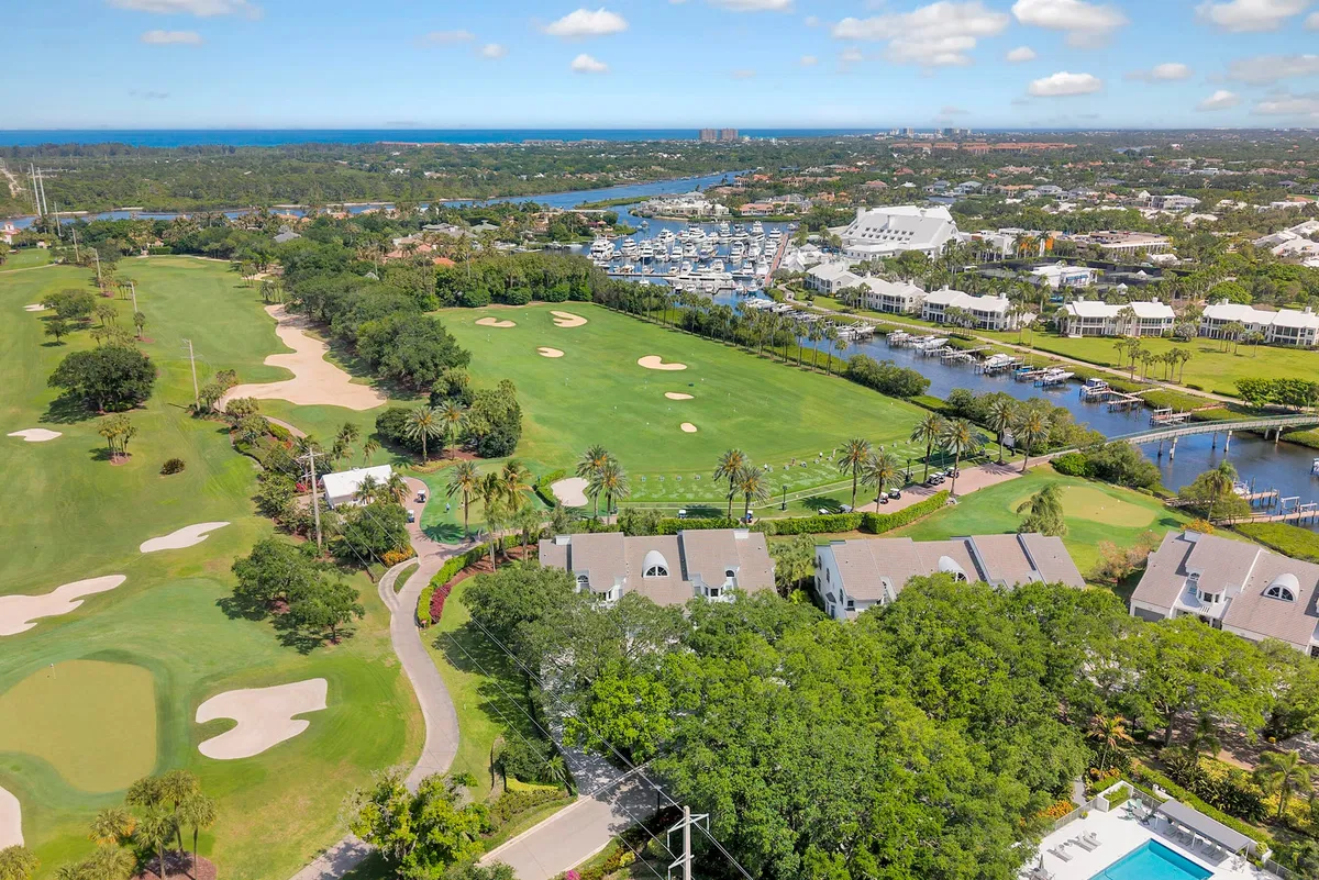 Admirals Cove Residence photo 46